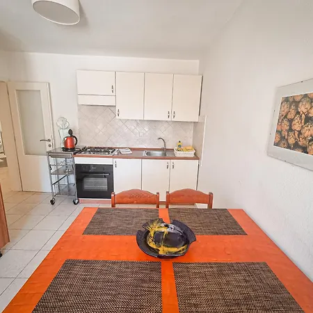 Apartment Apartman Elizabeth Krk Town